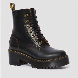 NIB/NWT Doc Martens Leona Boot
